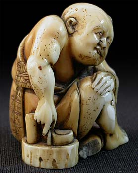 Hunchback. Japanese Edo Ivory Netsuke