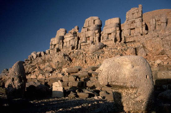 Colossal Heads at the Hierothesion of Antiochus I