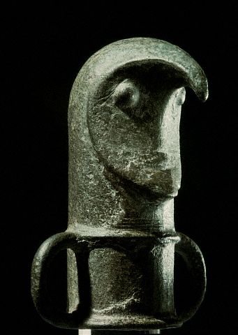 bronze mask in the form of a bird's head, crafted at Glasbacka in Sweden during the late Bronze Age