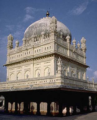 The Gumbaz, the mausoleum of Tipu Sultan of Srirangapatnam. India