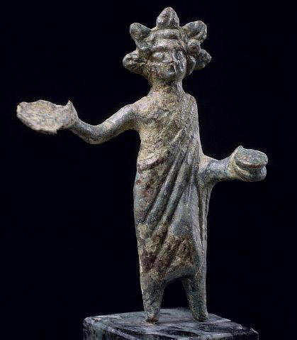 Roman statuette of an Man giving offerings
