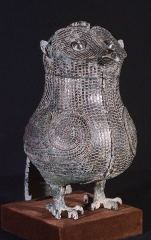 wine vessel in owl shape